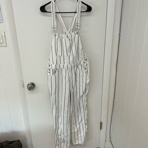Universal Thread Black and White Jumpsuit with Relaxed Fit